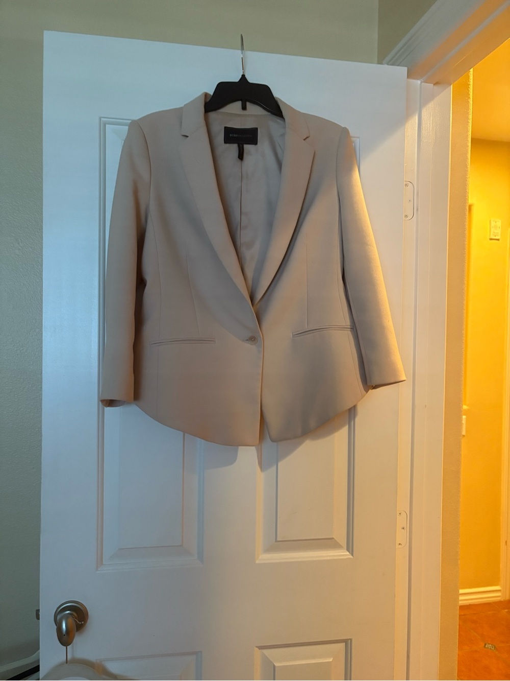 BCBGMaxAzria Nude Single-Button Tailored Blazer